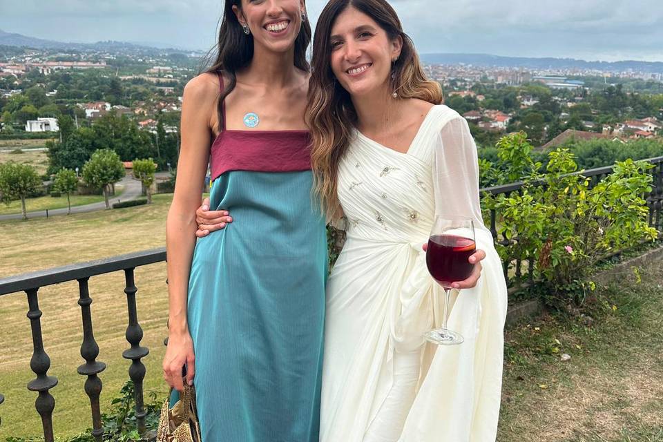 La novia y una amiga