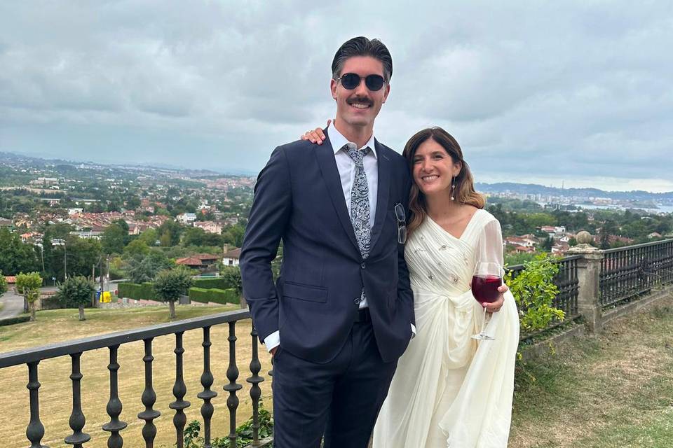 La novia y un amigo