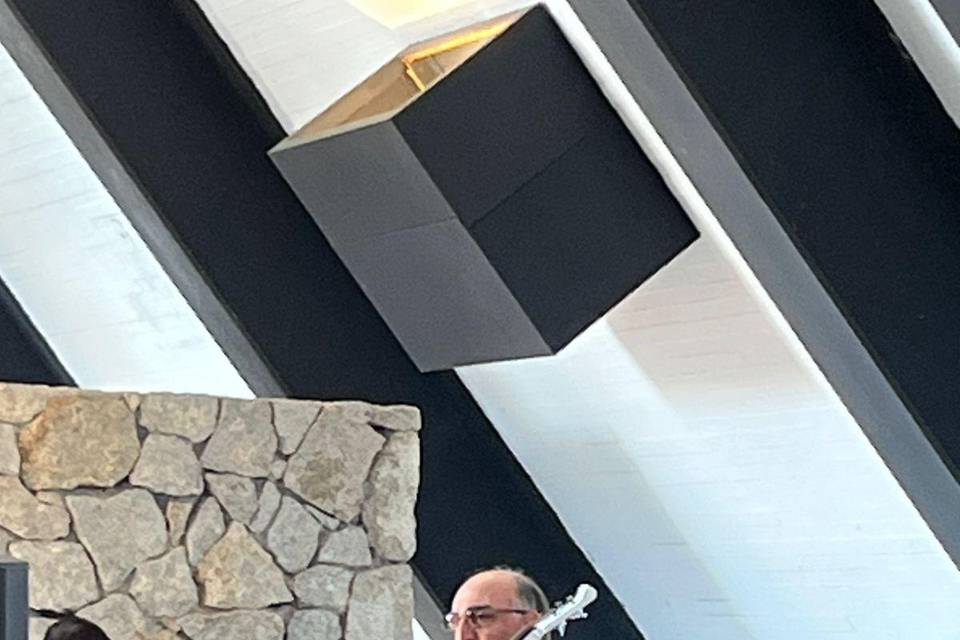 Tocando en misa