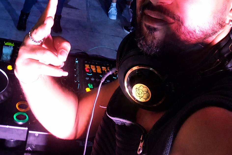 Vzenhell DJ
