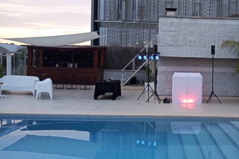Pool party