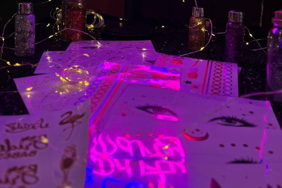 GLITTER BAR