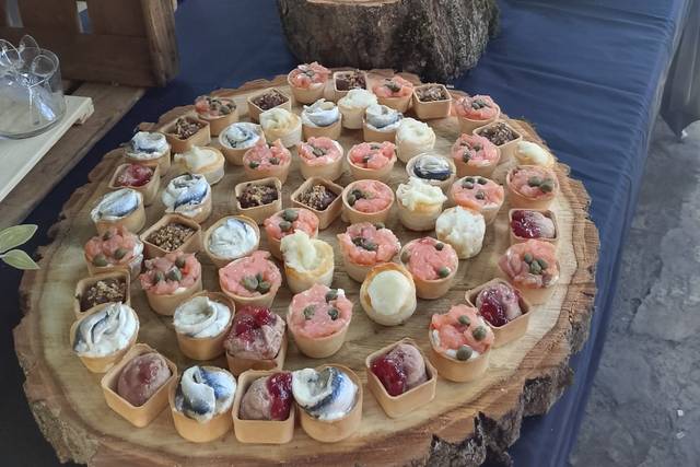 Aperitivos y mesa dulce