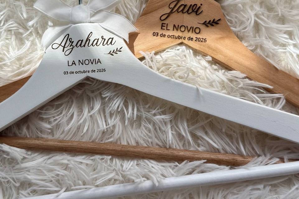 Perchas para los novios
