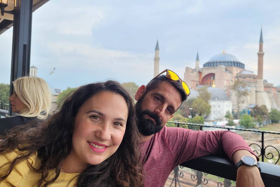 Estambul 2, Carlos y Tamara