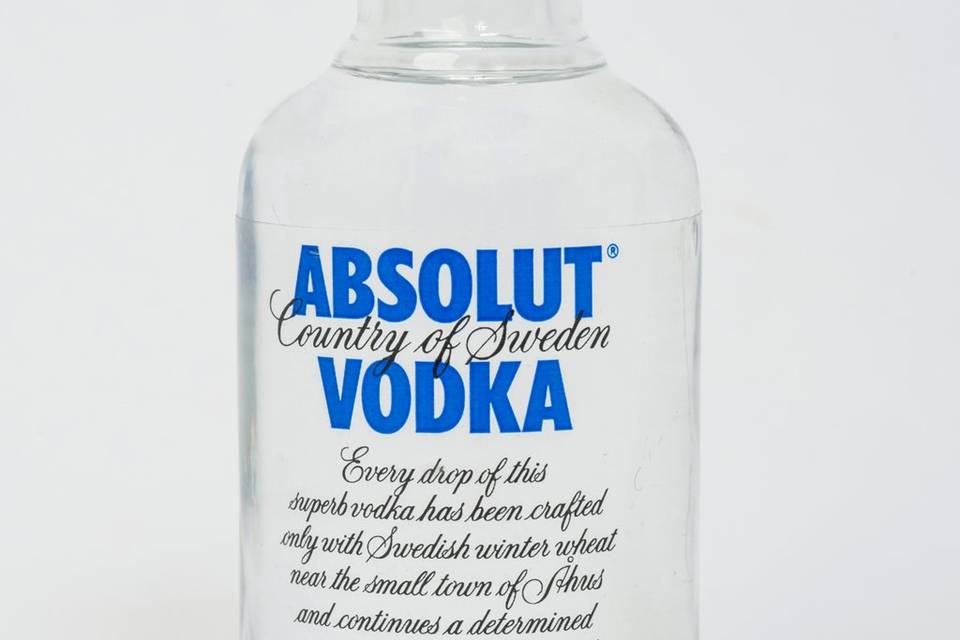 Botellita vodka absolut