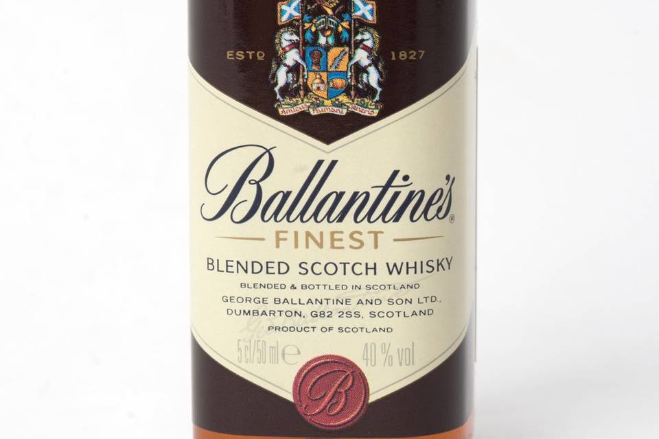 Botellita whisky ballantines