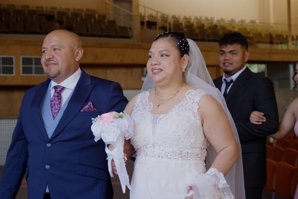 Carlos & Yeni - Salida novios