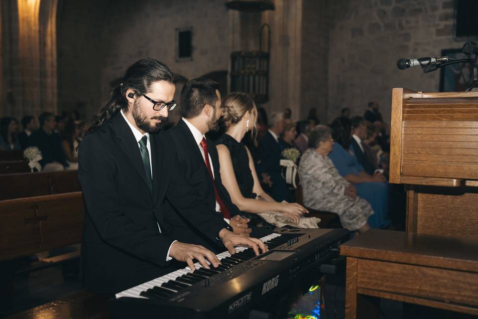 Músico en la iglesia
