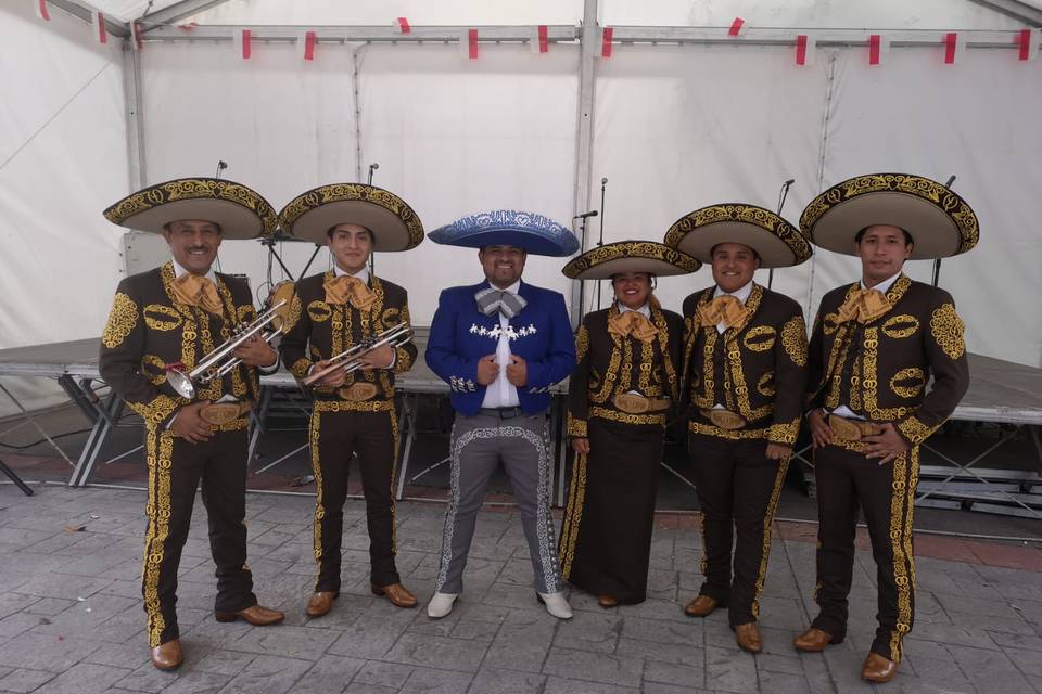 Walter Gala y su mariachi