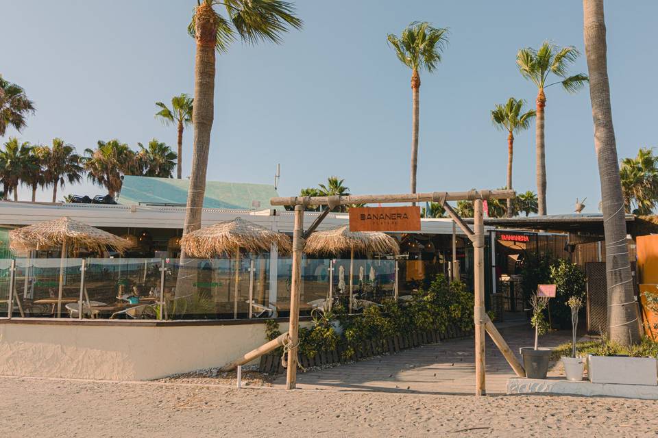 Entrada por la playa