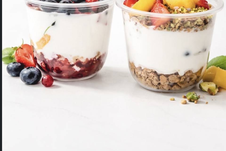 “Yogur con fruta fresca y topp