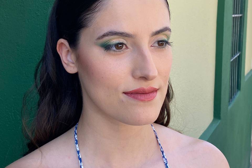 Maquillaje invitada verdes