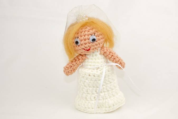 Muñeca de novia de lana