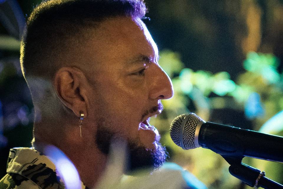 Alex cantante1