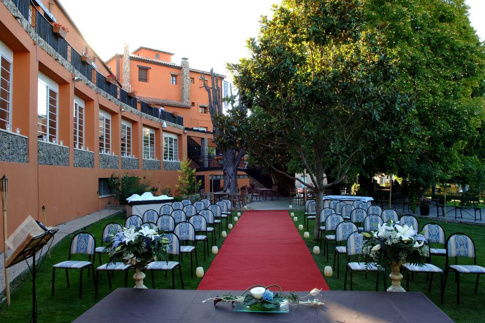 Ceremonia civil en jardín