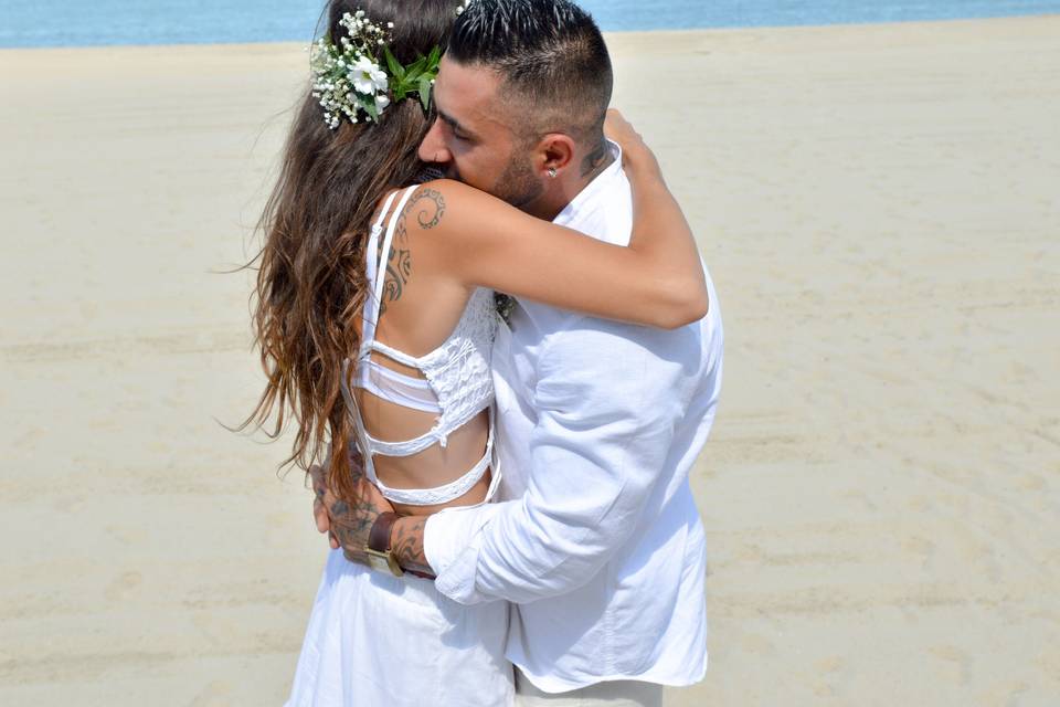 Un abrazo de los que recargan