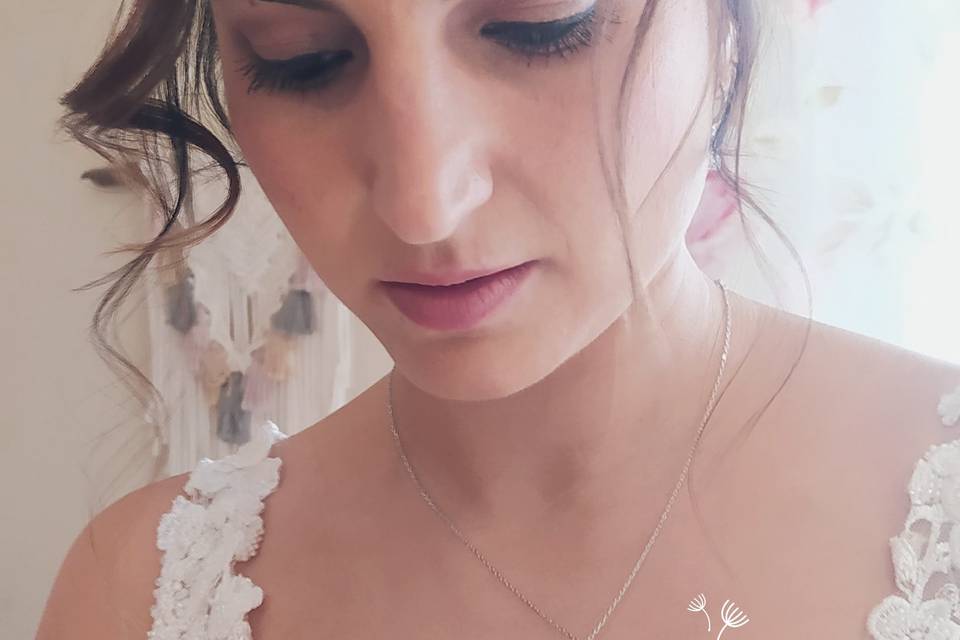 Maquillaje y pelo de novia