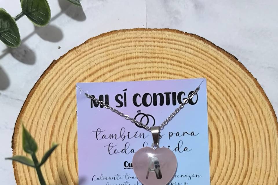 Collar con inicial