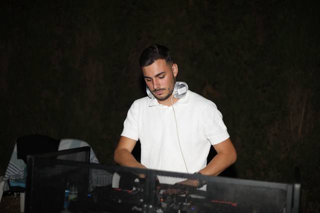 DJ EN CABINA