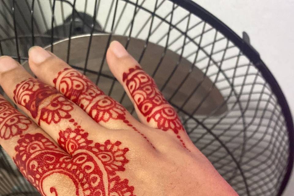 Diseño de henna con motivo