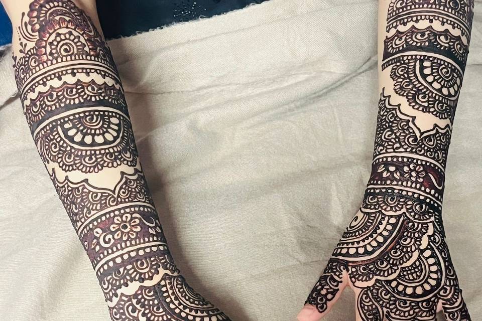 Henna Artist