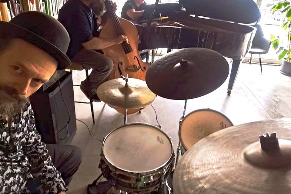 Con piano de cola