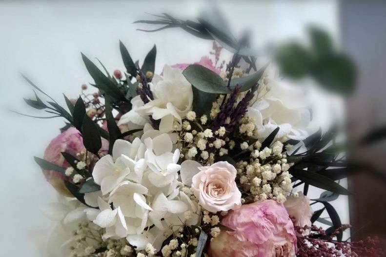 Ramo de novia con flor preservada