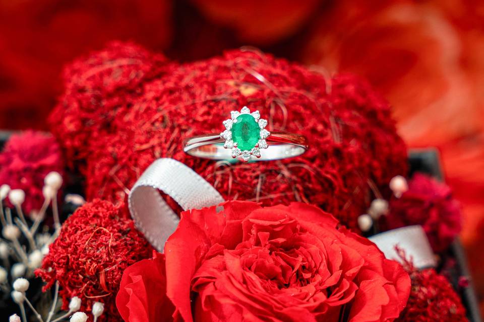 Anillo de compromiso esmeralda