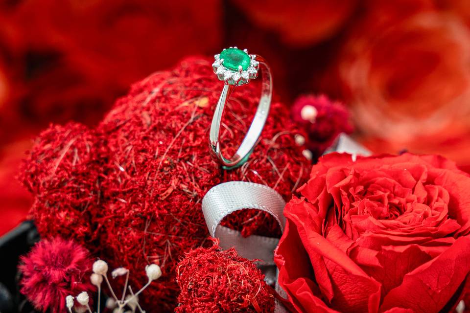 Anillo de compromiso esmeralda