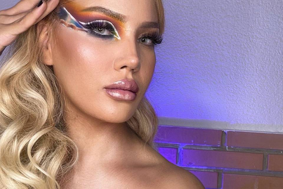 Maquillaje tonos neón