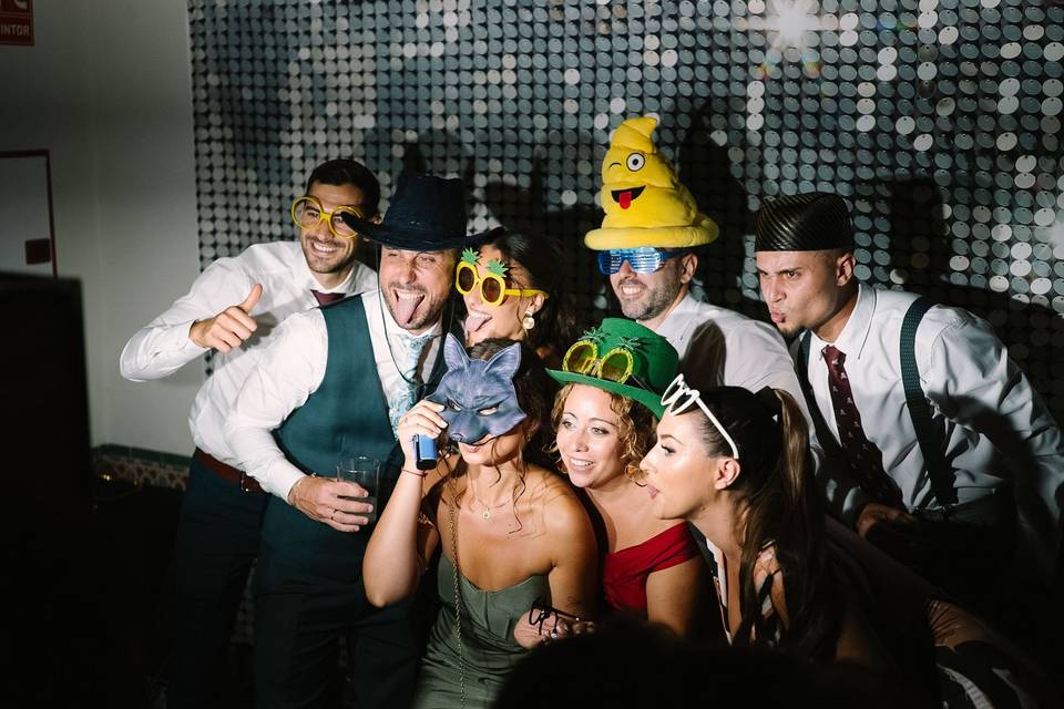 grupo_invitados_accesorios_divertidos