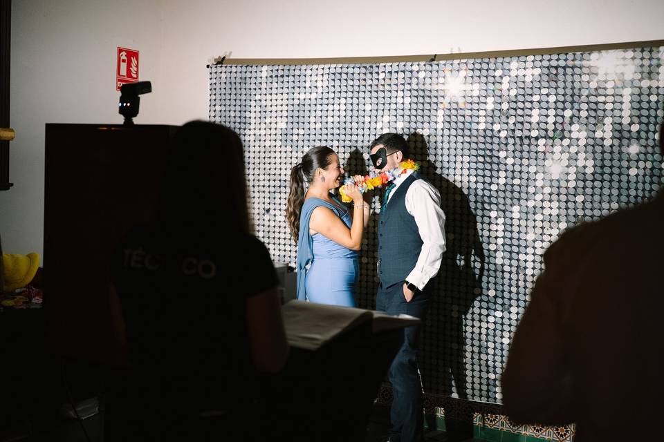 pareja_momento_fotocabina_floral