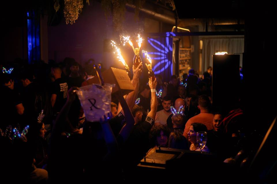 Celebra con nosotros