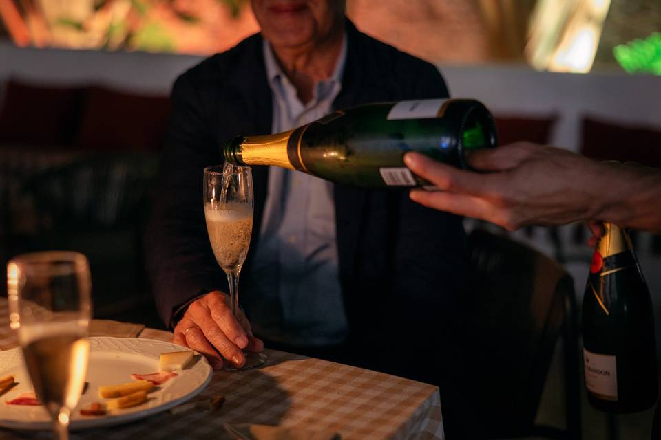 Celebra con nosotros