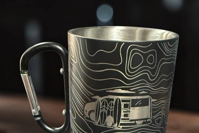 Taza grabada con diseño a medida