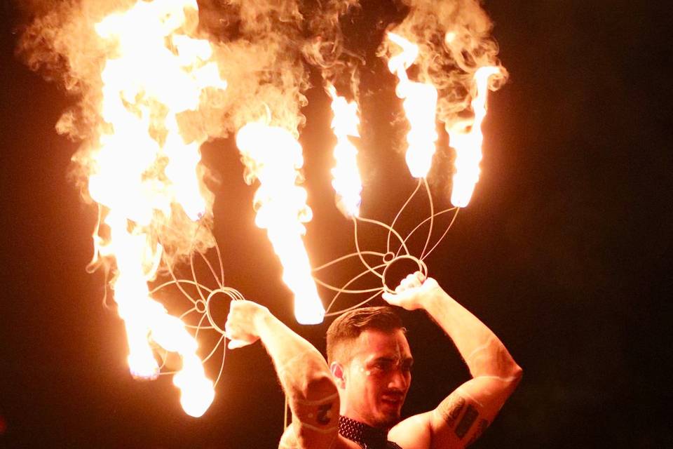 SHOW FUEGO