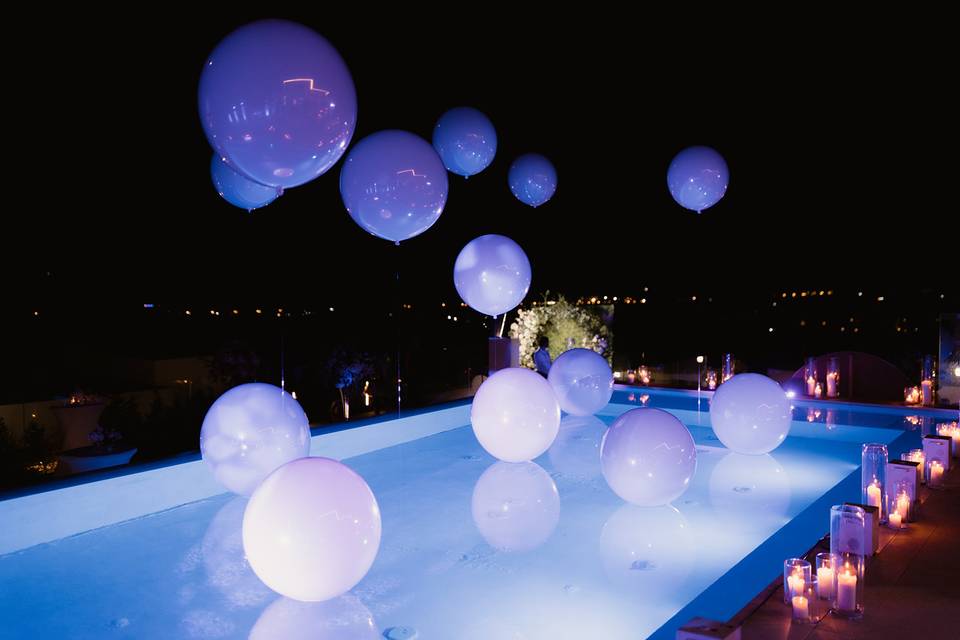 Decoración piscina noche