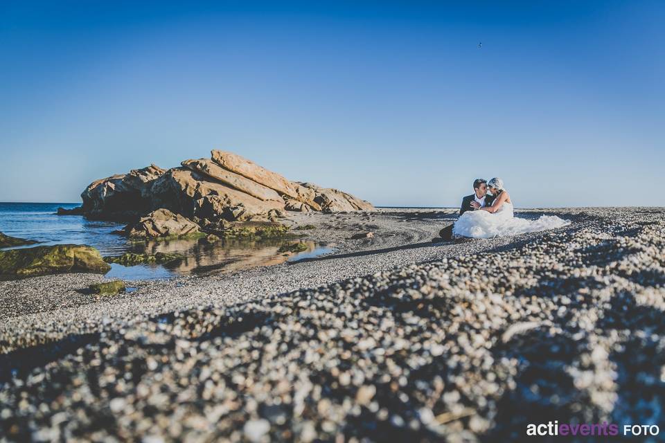 Postboda en el mar