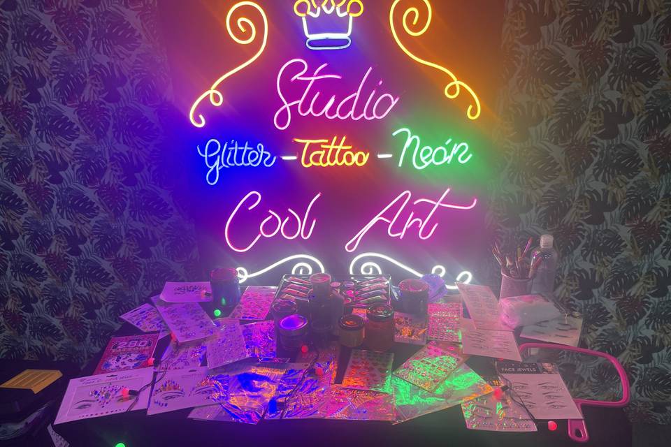 Cool Art Studio