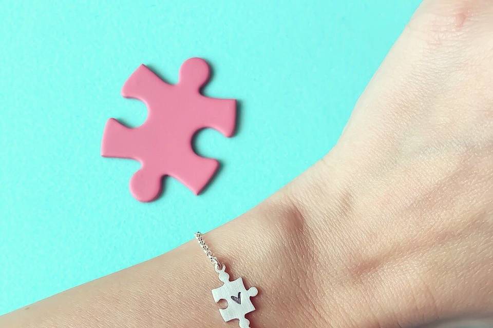 Pulsera puzzle con corazón