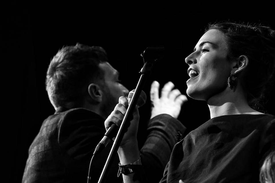 Cantando con orquesta