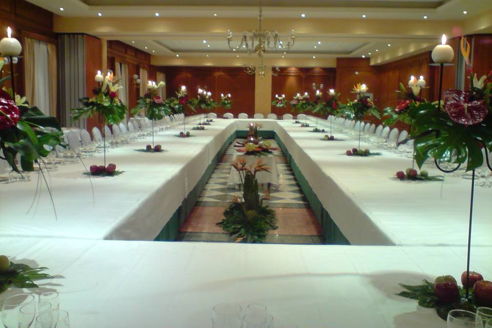 Montaje mesa del banquete
