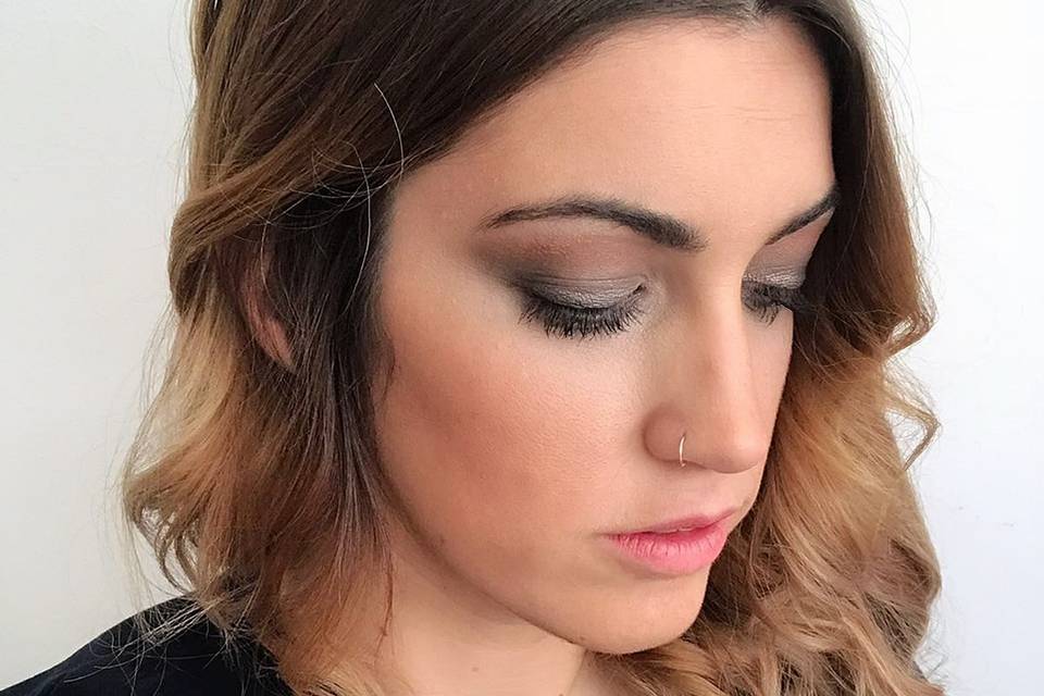 Maquillaje cálido