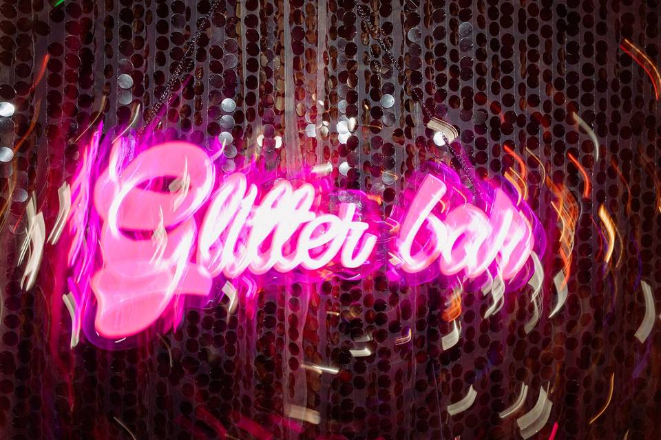 Glitter bar