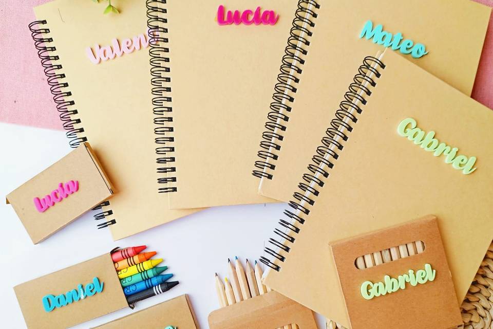 Libreta y colores
