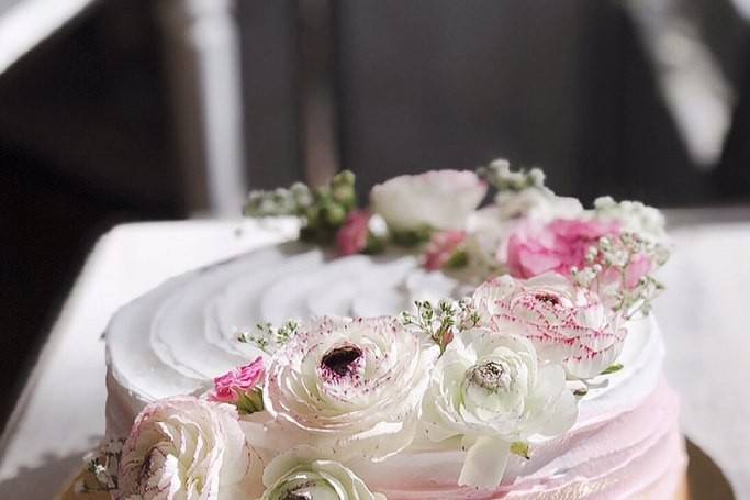 Tarta de merengue rosa