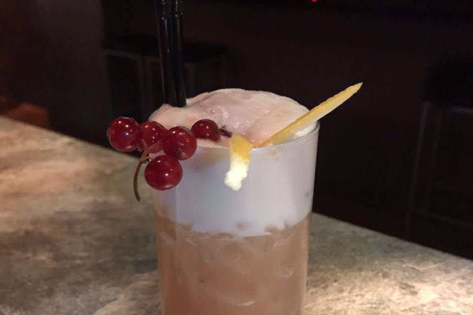 Sloe gin fizz