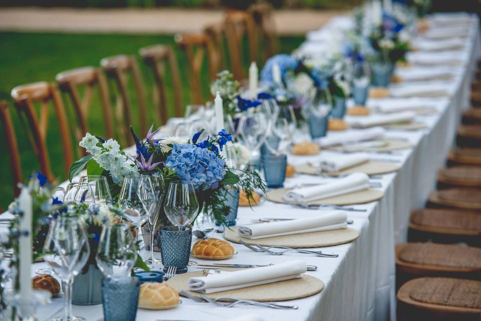 Mesa en tonos azules