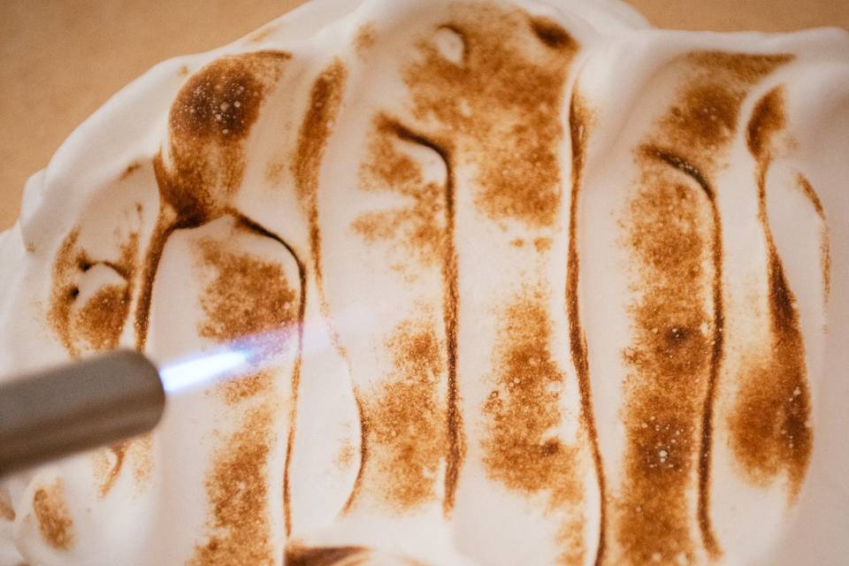 Merengue lemon pie